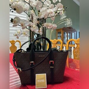 👜 😍NWT Michael Kors MOORE Black and Brown Satchel 👜 😍